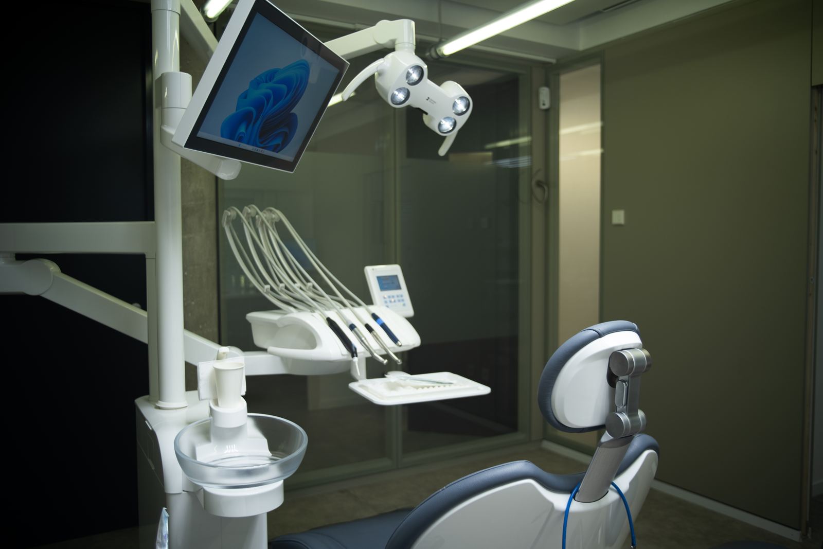Fauteuil de soins et écran